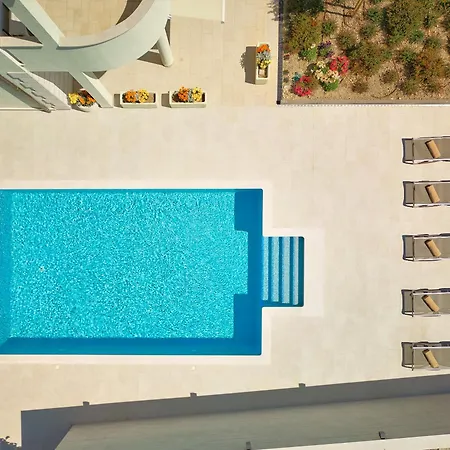 לינה וארוחת בוקר Luxury Klara