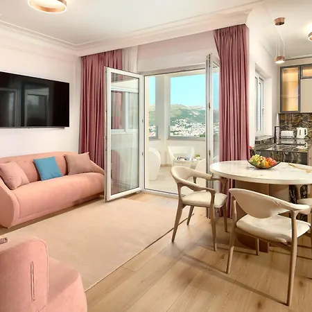 לינה וארוחת בוקר Luxury Klara ספליט