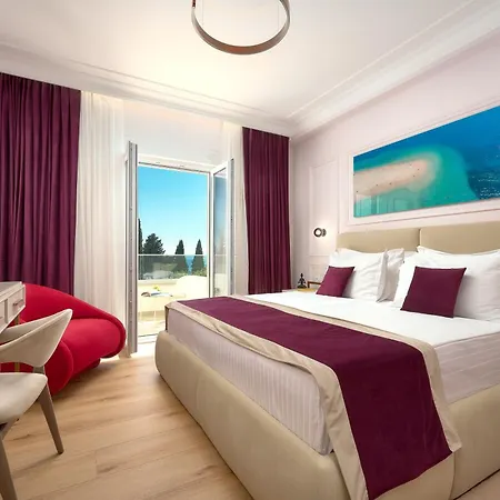 לינה וארוחת בוקר Luxury Klara 5*